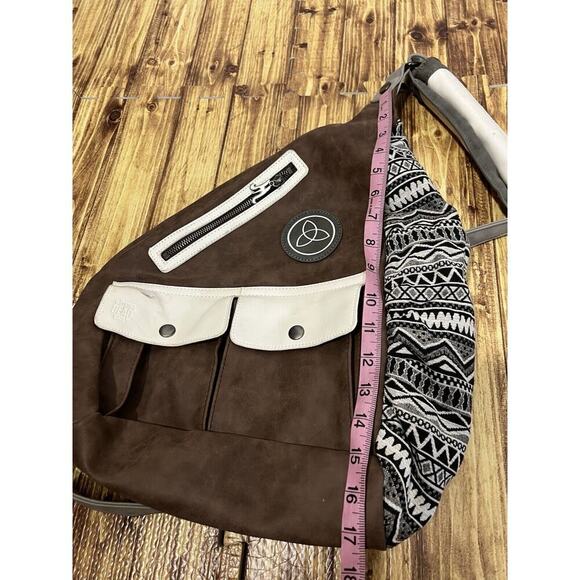 The Walking Dead - Michonne Faux Leather Sling Bag NWT - Picture 14 of 16